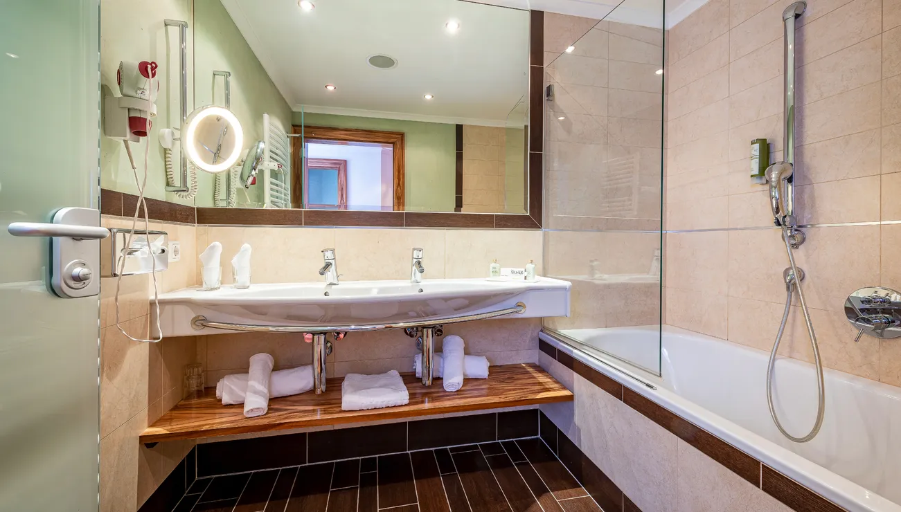 Badezimmer in der Suite „Superior“ im Hotel das Neuhaus